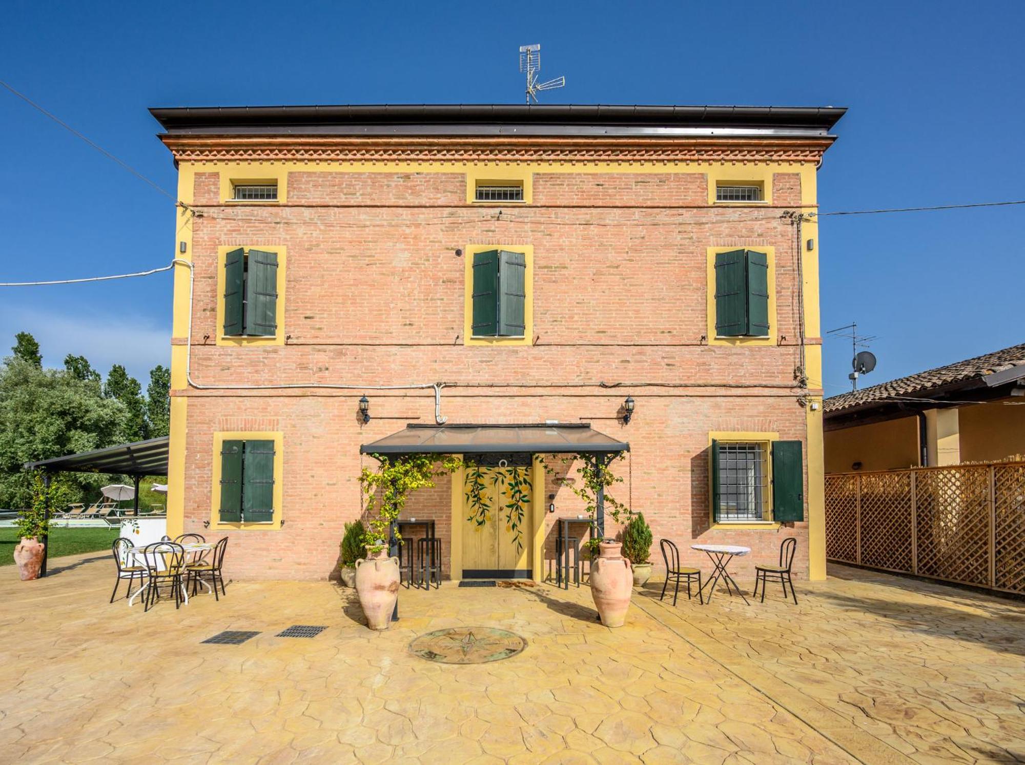 La Casa Di Valeria - Modena Bed & Breakfast Екстериор снимка